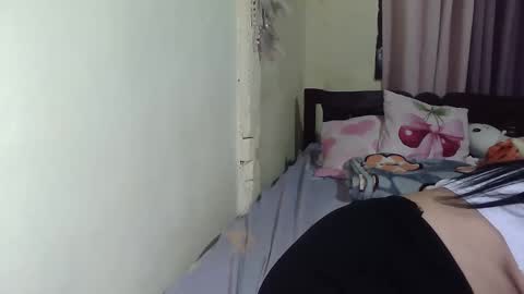 Snapshot of sweetgal_mica chatting on 05.22.26 sweetgal_mica online show from 05.22.26