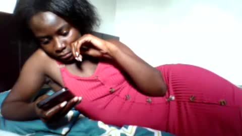 Snapshot of sweetgurl05 chatting on 06.17.26 sweetgurl05 online show from 06.17.26
