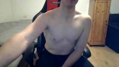 Snapshot of sweetguy8210 chatting on 01.07.26 sweetguy8210 online show from 01.07.26