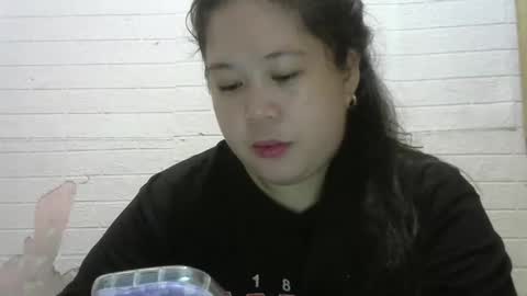Snapshot of sweethot_asian chatting on 09.11.25 sweethot_asian online show from 09.11.25