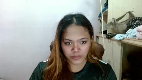Snapshot of sweethot_bella chatting on 10.15.25 Bella online show from 10.15.25