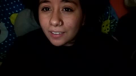 Snapshot of sweetie__annie chatting on 10.08.25 Ana Mara  i cant Make noise My family is here  online show from 10.08.25