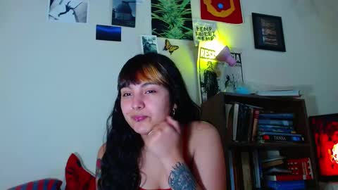 Snapshot of sweetie_maryy chatting on 02.14.25 Maria  my insta sweetie maryy   online show from 02.14.25