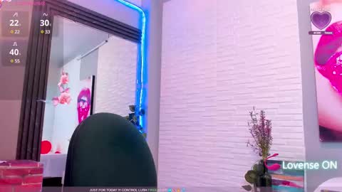 Snapshot of sweetieandjuiicy chatting on 02.18.25 Call me Nataly  online show from 02.18.25