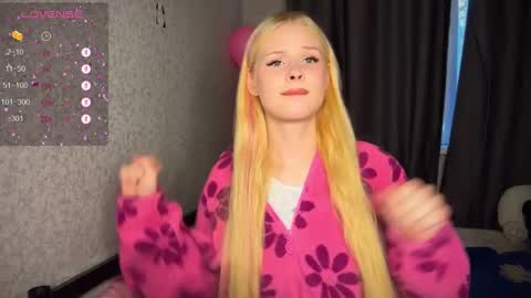 Snapshot of sweetielis chatting on 12.09.24 sweetie Lisa3 online show from 12.09.24