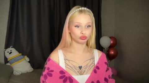 Snapshot of sweetielis chatting on 12.16.24 sweetie Lisa3 online show from 12.16.24