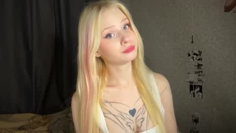 Snapshot of sweetielis chatting on 12.17.24 sweetie Lisa3 online show from 12.17.24