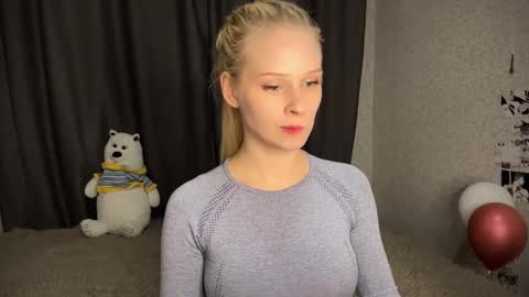 Snapshot of sweetielis chatting on 12.23.24 sweetie Lisa3 online show from 12.23.24