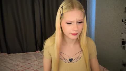 Snapshot of sweetielis chatting on 01.15.25 sweetie Lisa3 online show from 01.15.25