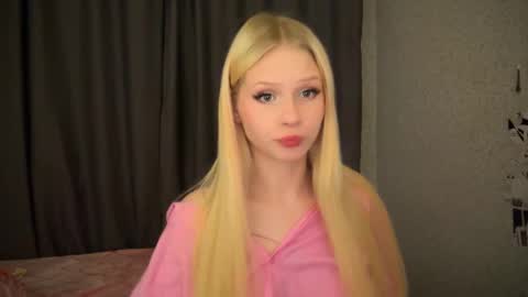 Snapshot of sweetielis chatting on 01.18.25 sweetie Lisa3 online show from 01.18.25