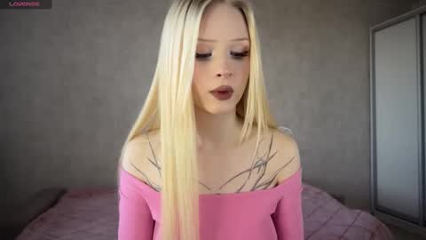 Snapshot of sweetielis chatting on 03.09.25 sweetie Lisa3 online show from 03.09.25