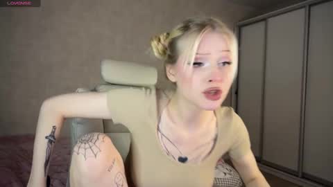 Snapshot of sweetielis chatting on 03.11.25 sweetie Lisa3 online show from 03.11.25