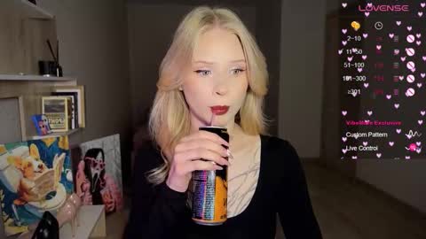 Snapshot of sweetielis chatting on 09.25.25 sweetie Lisa3 online show from 09.25.25