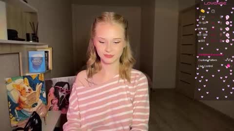 Snapshot of sweetielis chatting on 10.19.25 sweetie Lisa3 online show from 10.19.25