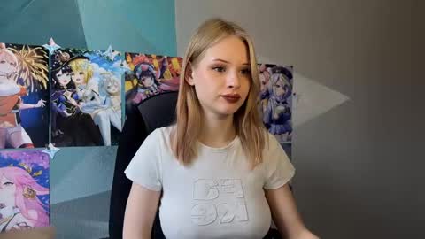 Snapshot of sweetielis chatting on 11.08.25 sweetie Lisa3 online show from 11.08.25