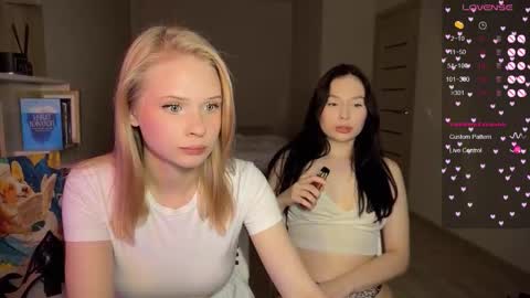 Snapshot of sweetielis chatting on 11.17.25 sweetie Lisa3 online show from 11.17.25