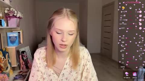 Snapshot of sweetielis chatting on 11.27.25 sweetie Lisa3 online show from 11.27.25