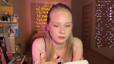 Snapshot of sweetielis chatting on 12.15.25 sweetie Lisa3 online show from 12.15.25