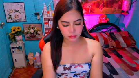 Nicole online show from 12.17.24