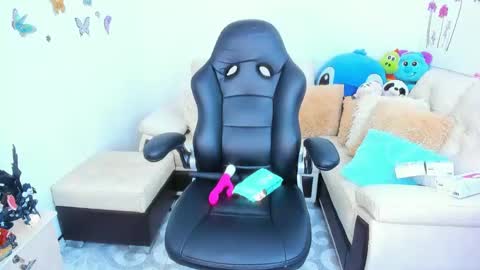 Isabella online show from 02.08.25