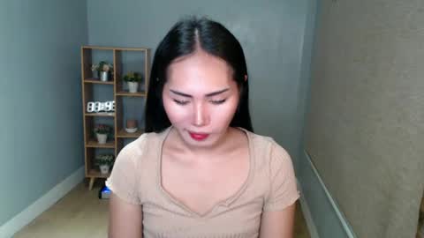 Snapshot of sweetladyboyx chatting on 12.29.24   online show from 12.29.24