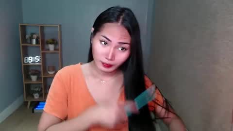 Snapshot of sweetladyboyx chatting on 01.01.25   online show from 01.01.25