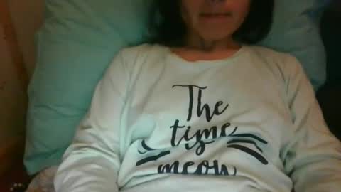 Snapshot of sweetlatinafit chatting on 11.17.25 sweetlatinafit online show from 11.17.25