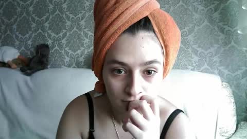 sweetliaison online show from 10.30.25