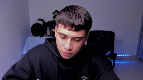 Snapshot of sweetlian_04 chatting on 12.11.24 Lian online show from 12.11.24