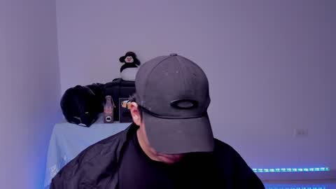 Snapshot of sweetlian_04 chatting on 12.20.24 Lian online show from 12.20.24