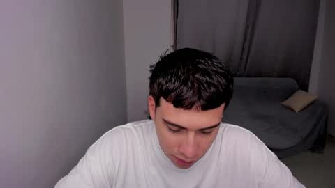 Snapshot of sweetlian_04 chatting on 02.23.25 Lian online show from 02.23.25