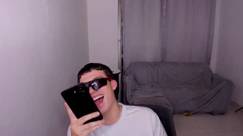 Snapshot of sweetlian_04 chatting on 03.02.25 Lian online show from 03.02.25