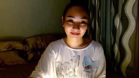 Snapshot of sweetlilly_18 chatting on 03.10.26 Lilly online show from 03.10.26