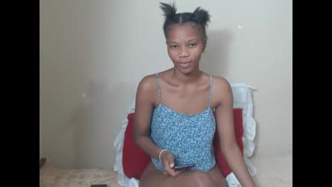 Snapshot of sweetlipss_ chatting on 09.19.25 sweetlipss_ online show from 09.19.25