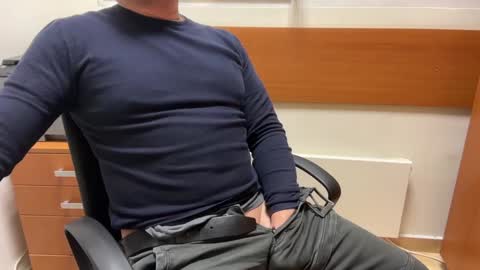 Snapshot of sweetlovedue chatting on 01.03.25 Sebastian online show from 01.03.25