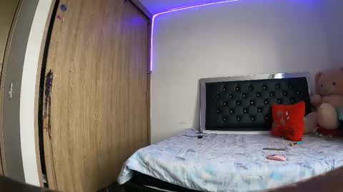 Snapshot of sweetmagic6 chatting on 12.19.25 sweetmagic6 online show from 12.19.25