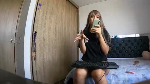 Snapshot of sweetmagic6 chatting on 12.20.25 sweetmagic6 online show from 12.20.25