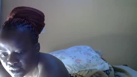 Snapshot of sweetmarr chatting on 10.25.25 sweetmarr online show from 10.25.25