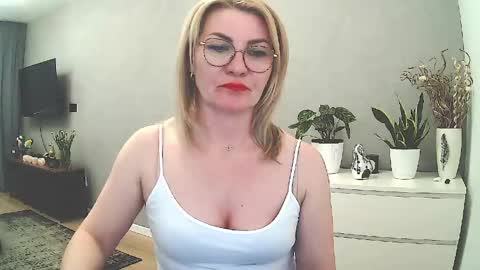 sweetmarthaaa online show from 04.28.26
