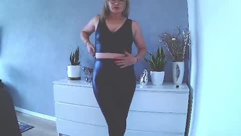 Snapshot of sweetmarthaaa chatting on 06.15.26 sweetmarthaaa online show from 06.15.26