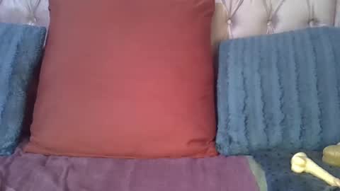 Snapshot of sweetmellowx1 chatting on 02.19.25 sweetmellowx1 online show from 02.19.25