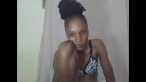Snapshot of sweetpetite254 chatting on 01.28.25 ESTHER online show from 01.28.25