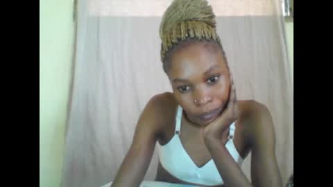 Snapshot of sweetpetite254 chatting on 02.08.25 ESTHER online show from 02.08.25