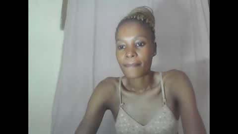 Snapshot of sweetpetite254 chatting on 02.11.25 ESTHER online show from 02.11.25