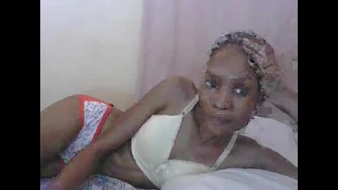 Snapshot of sweetpetite254 chatting on 11.16.25 ESTHER online show from 11.16.25