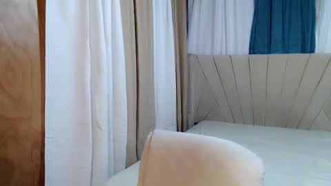 Snapshot of sweetprincess_athena chatting on 11.25.25 Princess Ella online show from 11.25.25