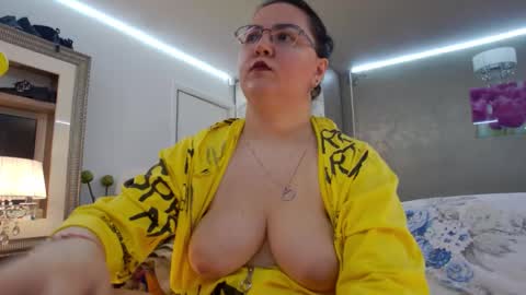 SweetRaisa online show from 03.25.26