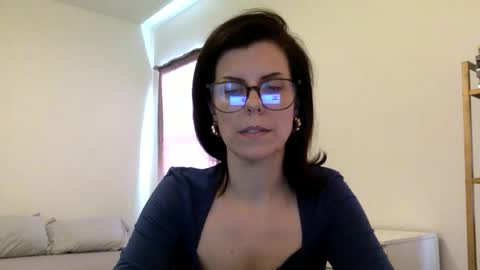 Snapshot of sweetriddance chatting on 11.25.25 sweetriddance online show from 11.25.25