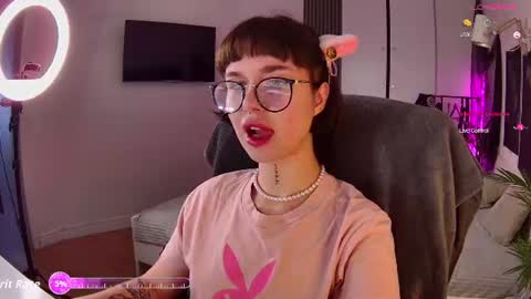 Snapshot of sweetriso chatting on 06.08.26 Alice online show from 06.08.26