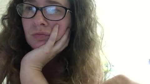 Snapshot of sweetrosiered chatting on 10.28.25 sweetrosiered online show from 10.28.25